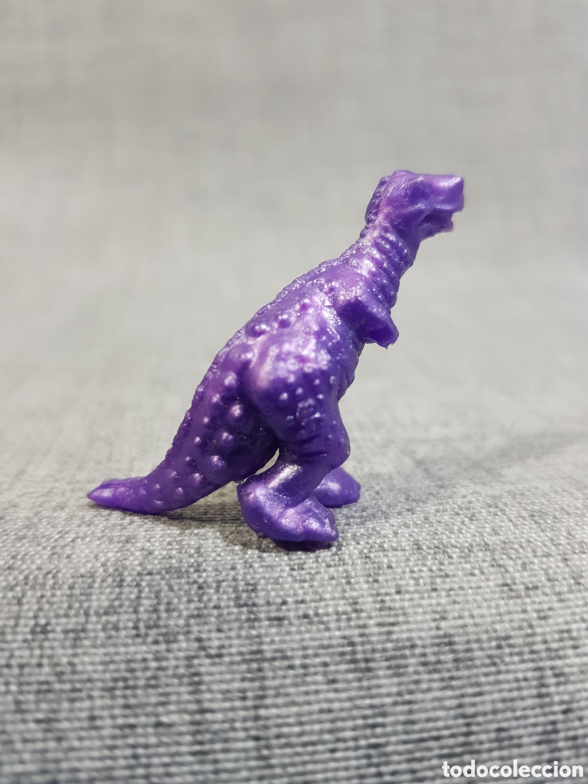 Figuras de goma y PVC: DUNKIN FIGURITAS MORADAS DINOSAURIO T-REX Y PTEROD&Aacute;CTILO - Foto 5