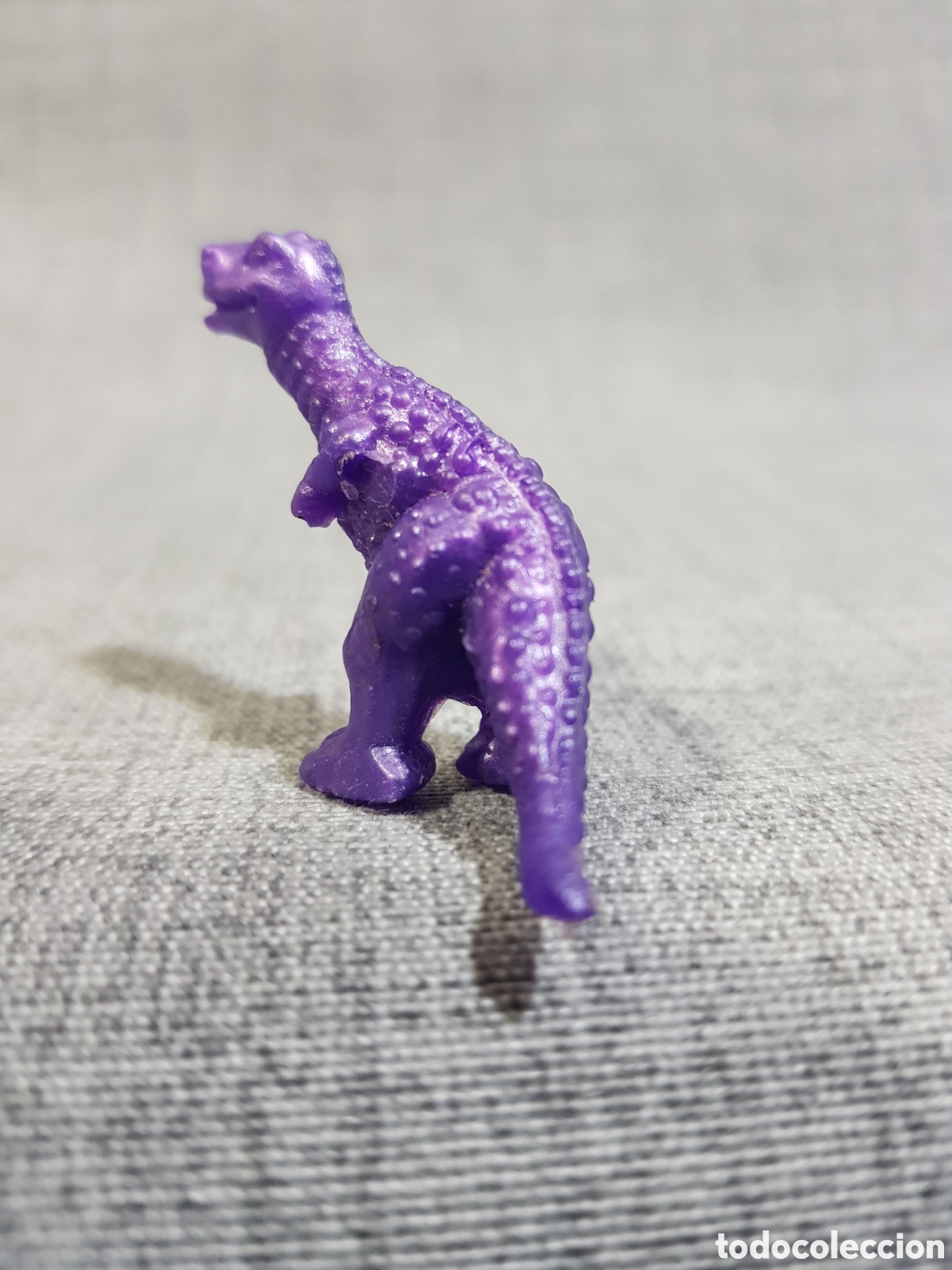Figuras de goma y PVC: DUNKIN FIGURITAS MORADAS DINOSAURIO T-REX Y PTEROD&Aacute;CTILO - Foto 7
