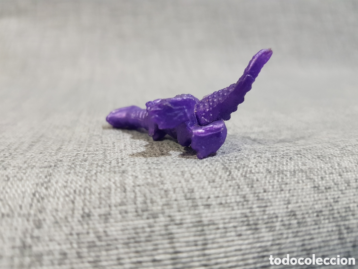 Figuras de goma y PVC: DUNKIN FIGURITAS MORADAS DINOSAURIO T-REX Y PTEROD&Aacute;CTILO - Foto 8