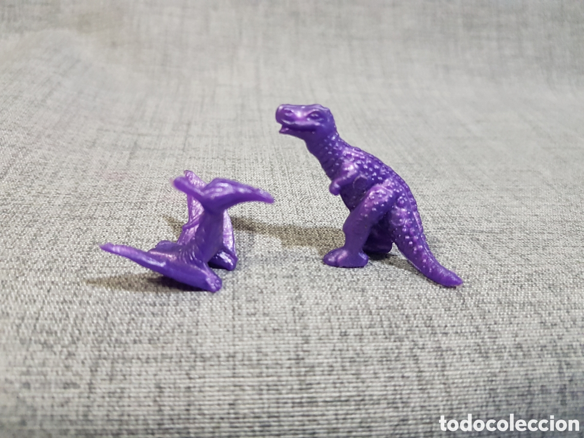 Figuras de goma y PVC: DUNKIN FIGURITAS MORADAS DINOSAURIO T-REX Y PTEROD&Aacute;CTILO - Foto 1