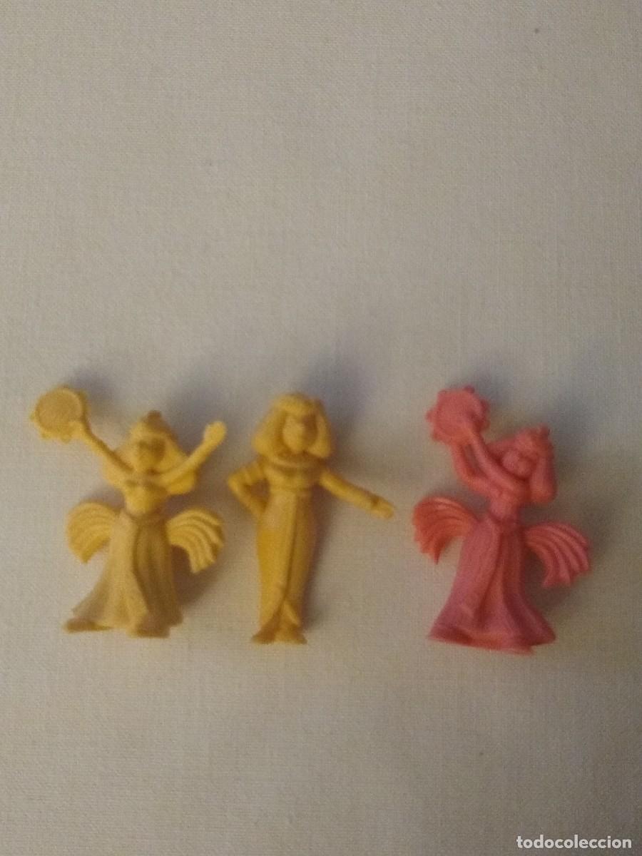 Figuras de goma y PVC: Conjunto de figuras tipo Dunkin de Ast&eacute;rix - Foto 3