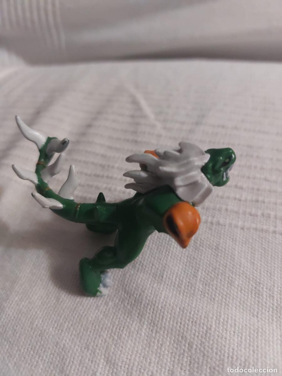 Figuras de goma y PVC: DOS MU&Ntilde;ECOS PVC INVIZIMALS - Foto 3