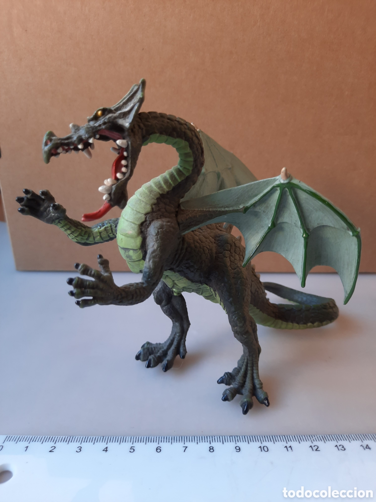 Figuras de goma y PVC: Drag&oacute;n marca Plastoy - Foto 1