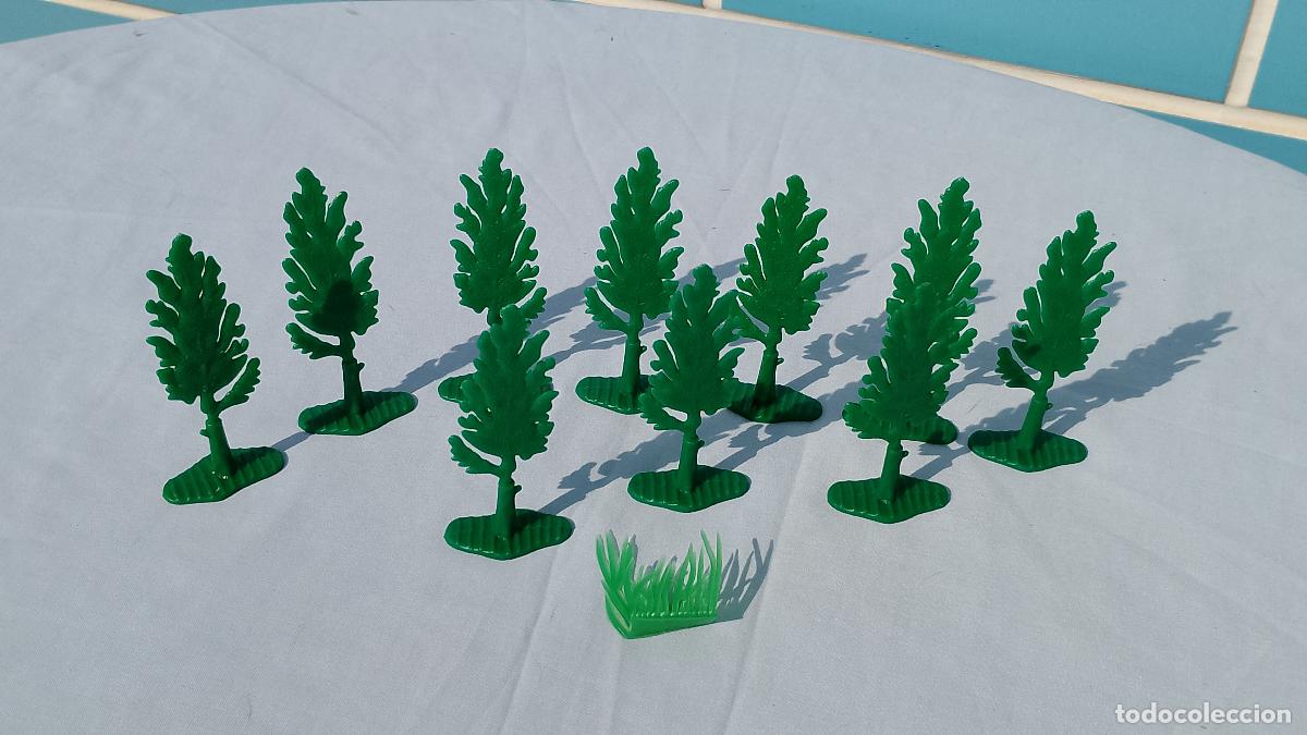 Figuras de Goma y PVC: Antiguo lote de &aacute;rboles en miniatura de pl&aacute;stico, para dioramas
