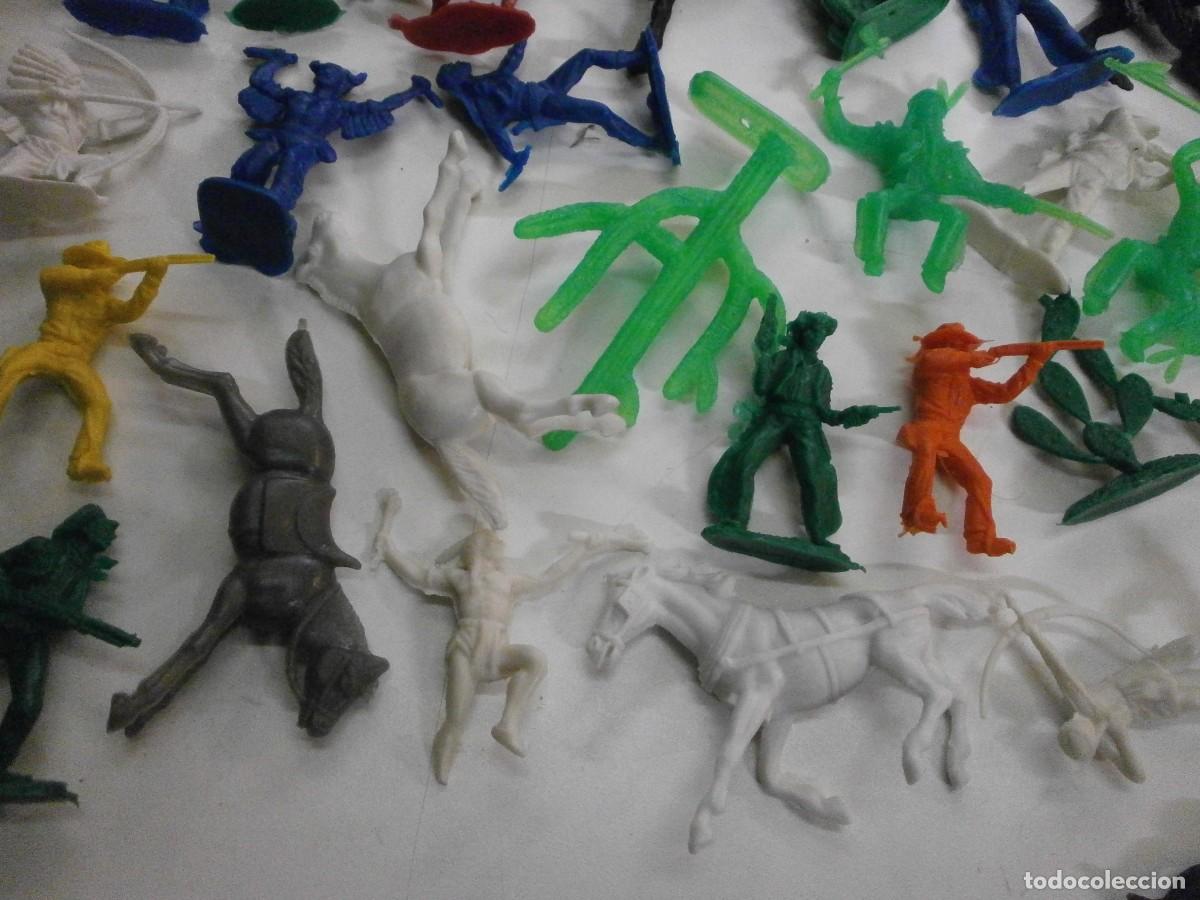 Figuras de goma y PVC: lote 1 de indios y vaqueros comansi gama pech lafredo - Foto 12