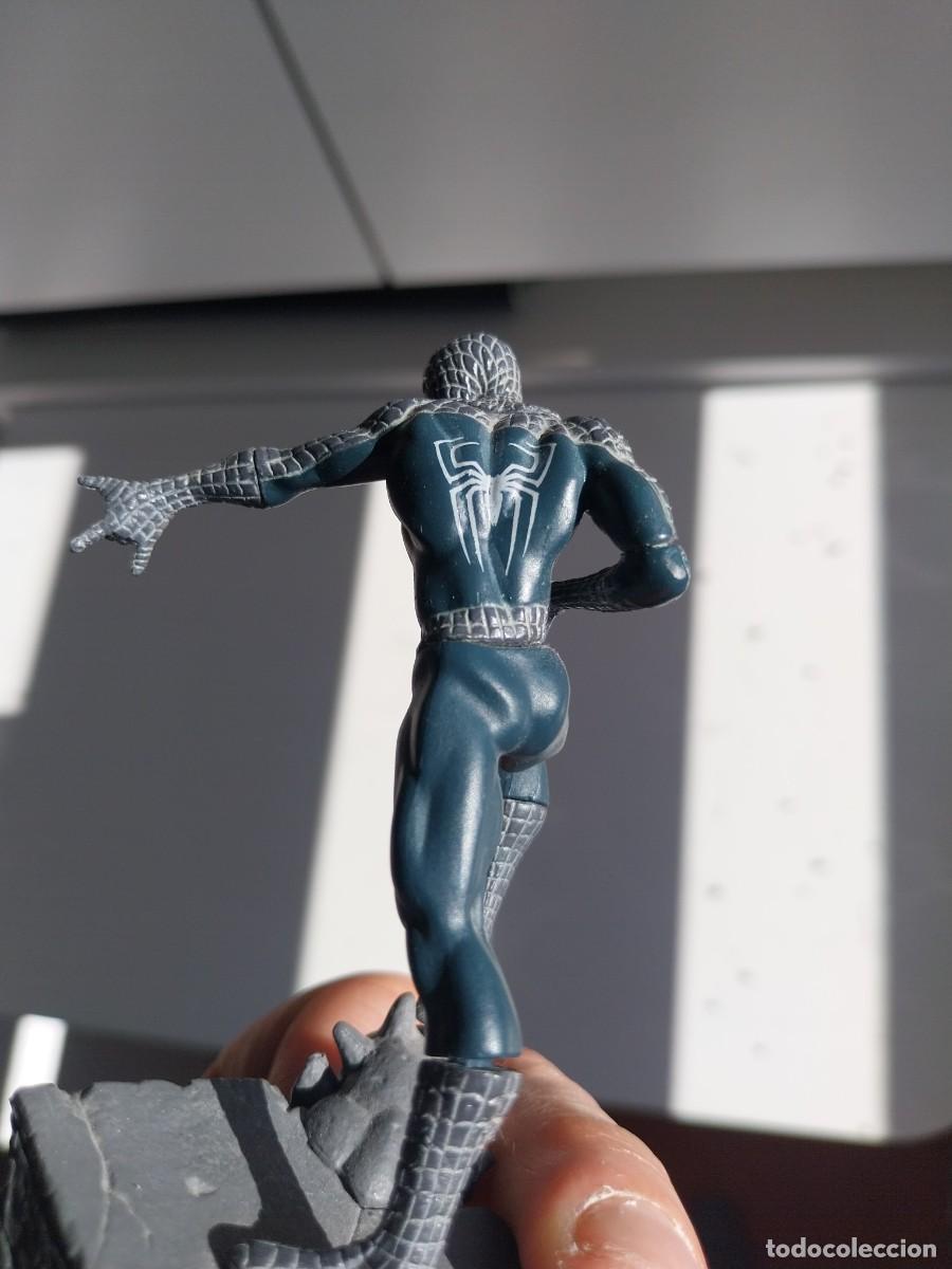 Figuras de goma y PVC: Figura de spiderman en negro - Foto 2
