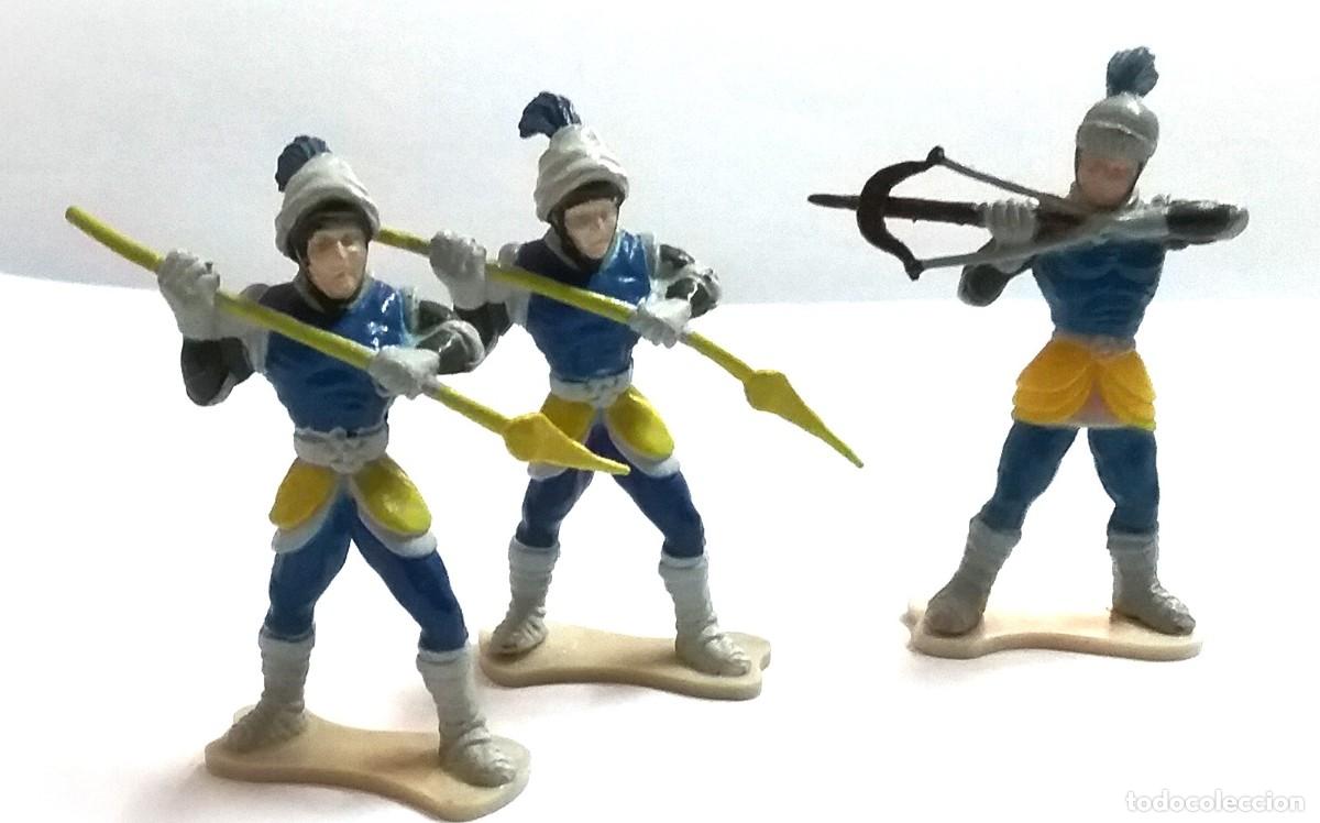Figuras de goma y PVC: Ex&iacute;n Castillo: tres figuras a pie - Foto 1