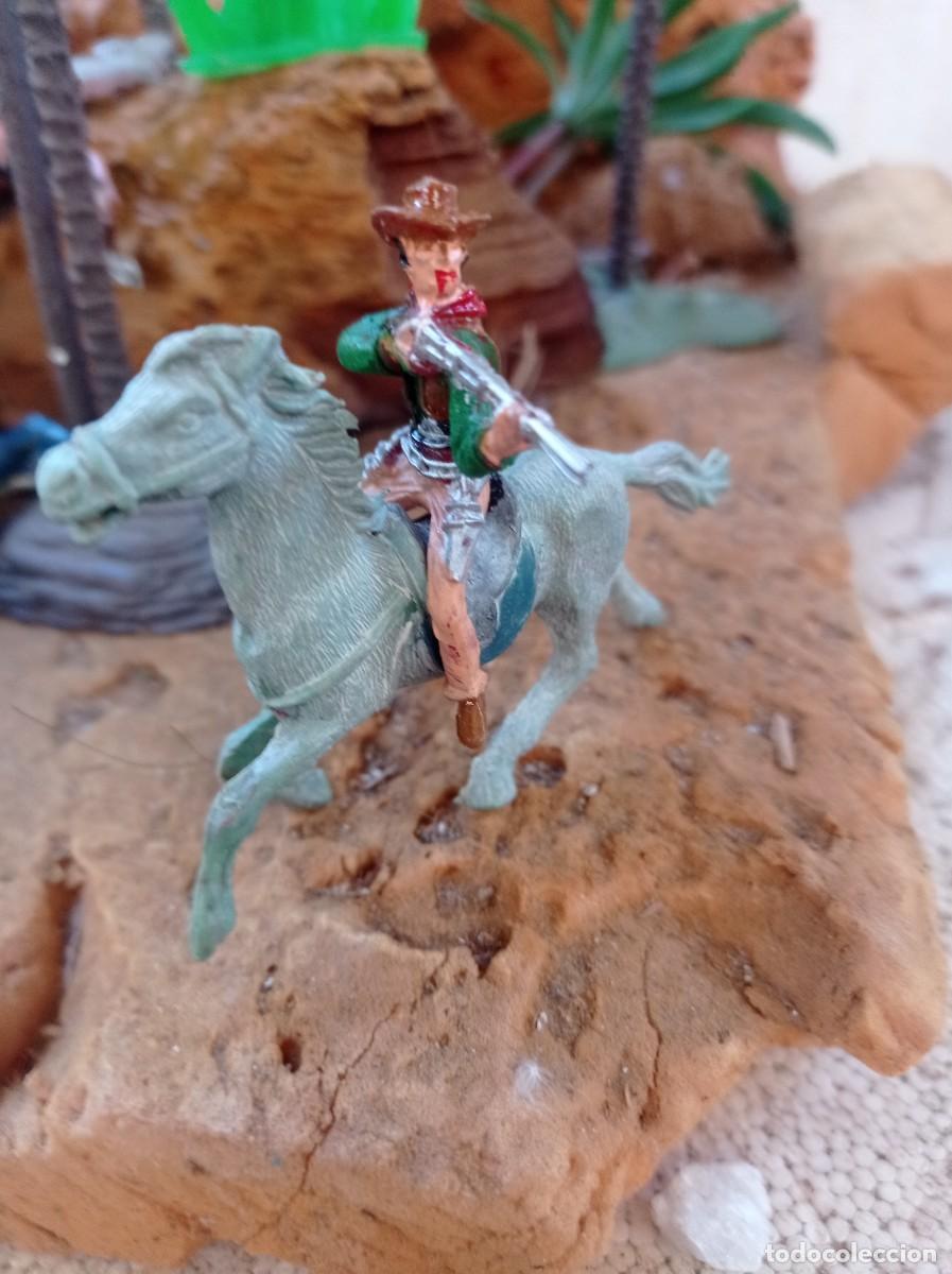 Figuras de goma y PVC: Vaquero y caballo de comansi - Foto 1