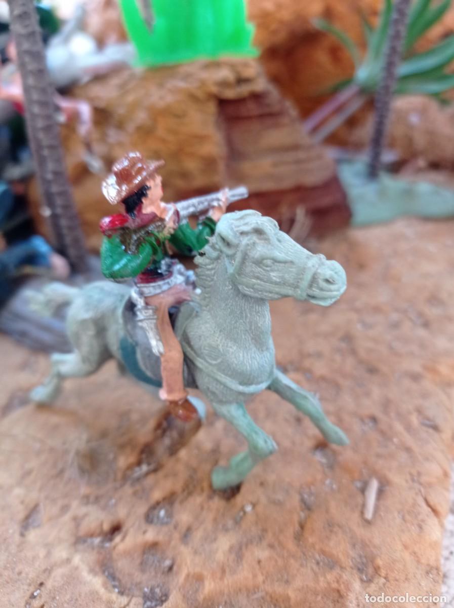 Figuras de goma y PVC: Vaquero y caballo de comansi - Foto 2