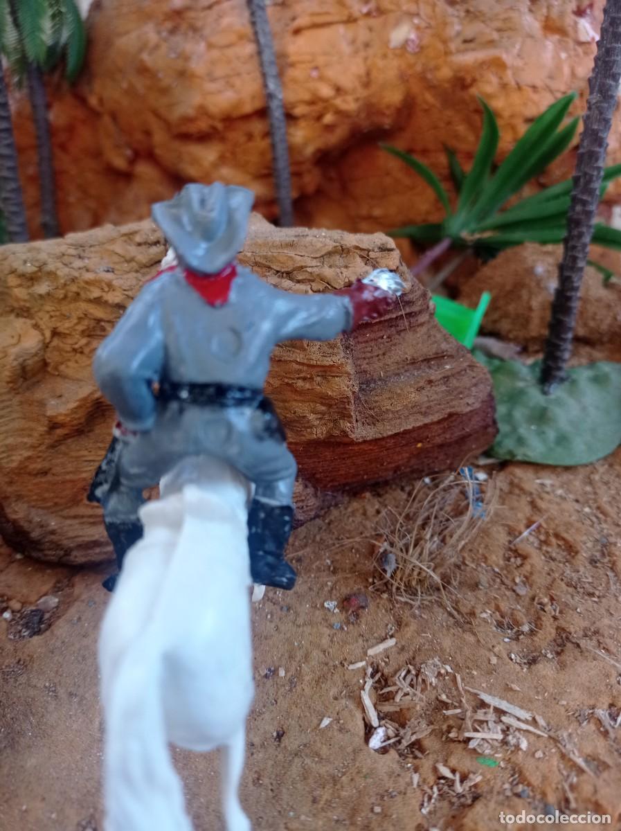 Figuras de goma y PVC: Soldado y caballo de comansi - Foto 3