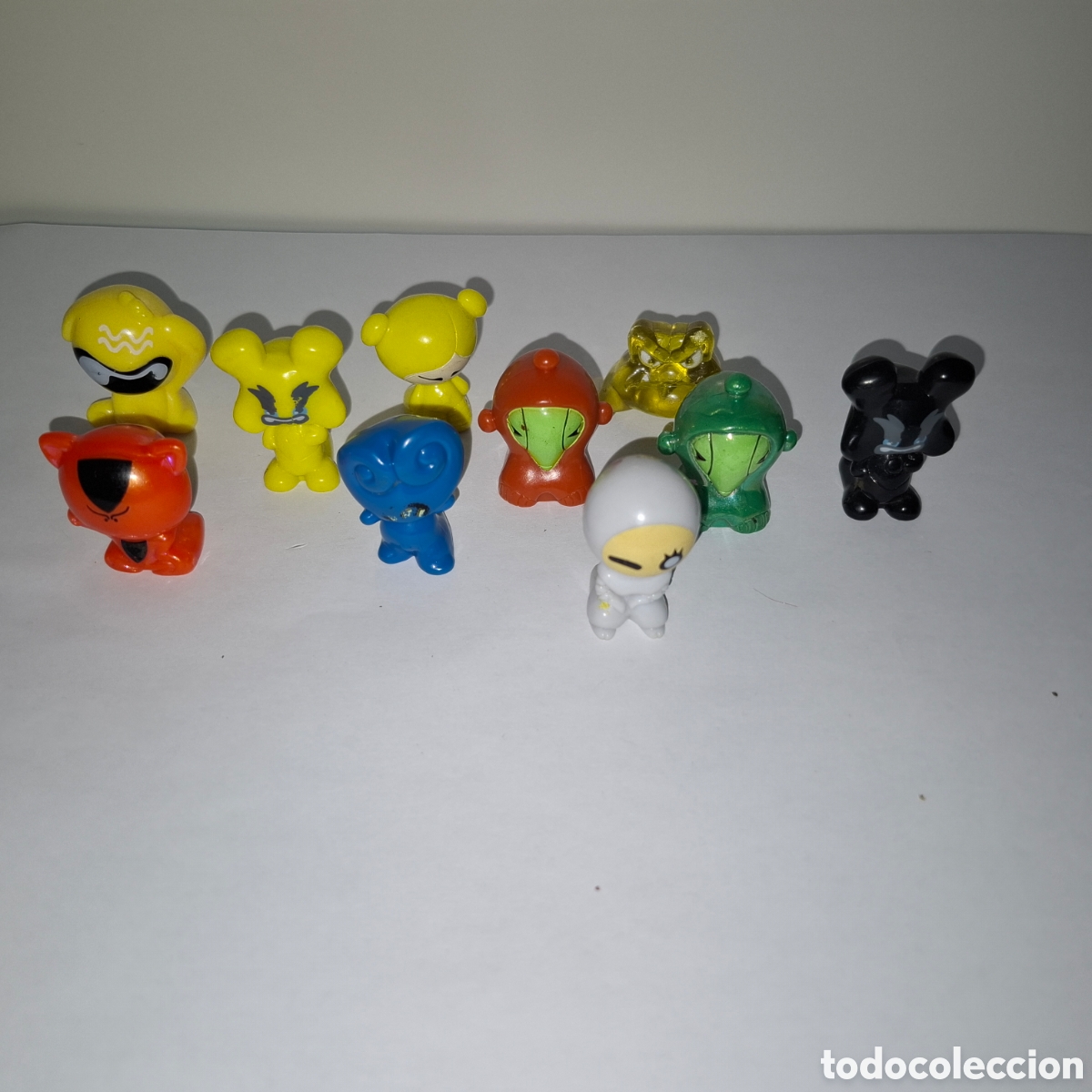 Figuras de goma y PVC: FIGURAS DE PLASTICO GOGO GOGOS - Foto 1