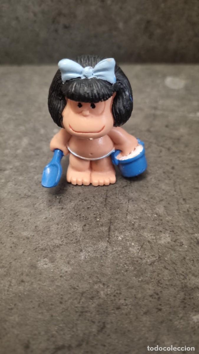 Figuras de goma y PVC: Figura de MAFALDA en la playa, de COMICS SPAIN - Foto 1