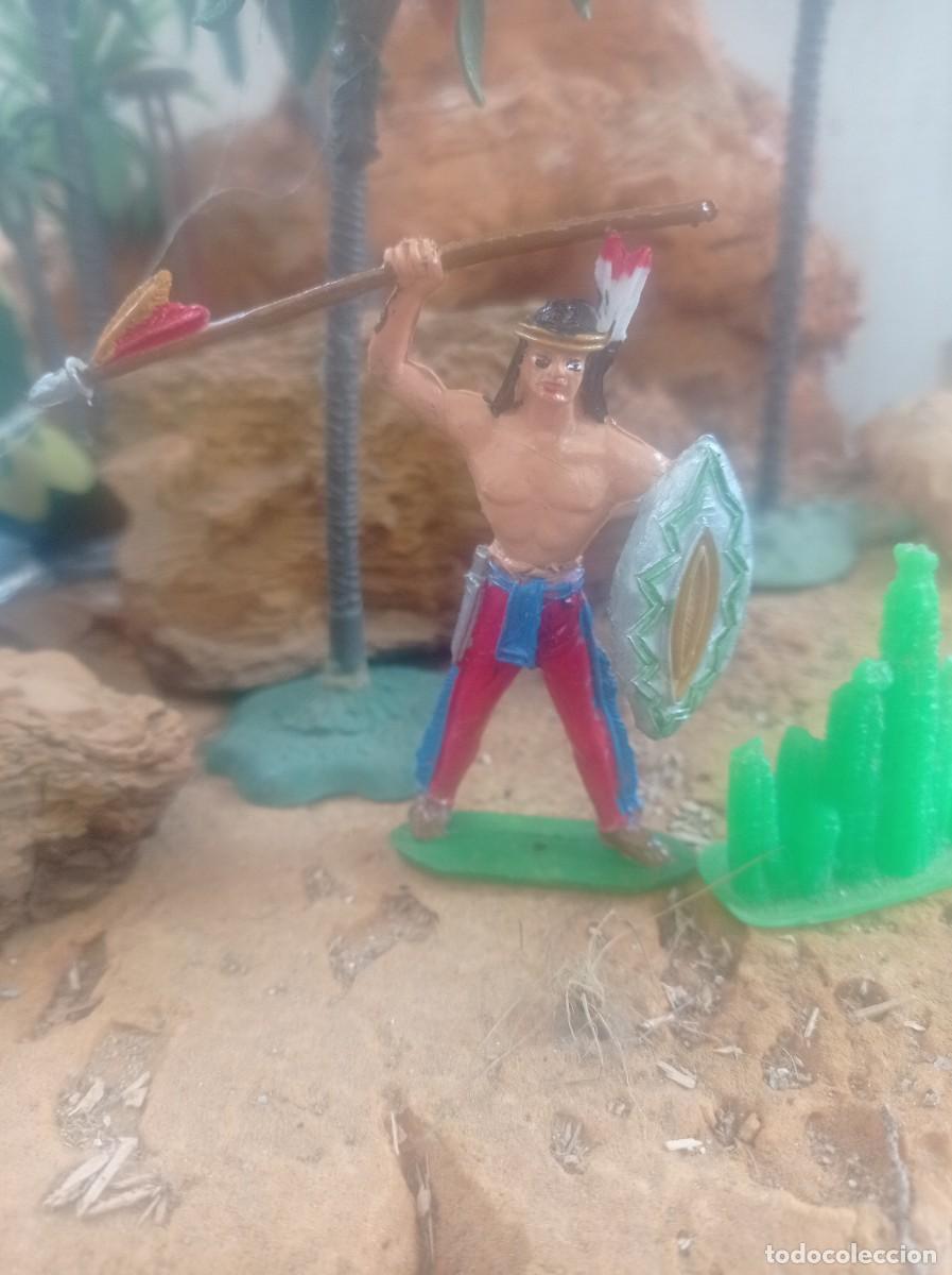 Figuras de goma y PVC: Indio con lanza de comansi - Foto 1