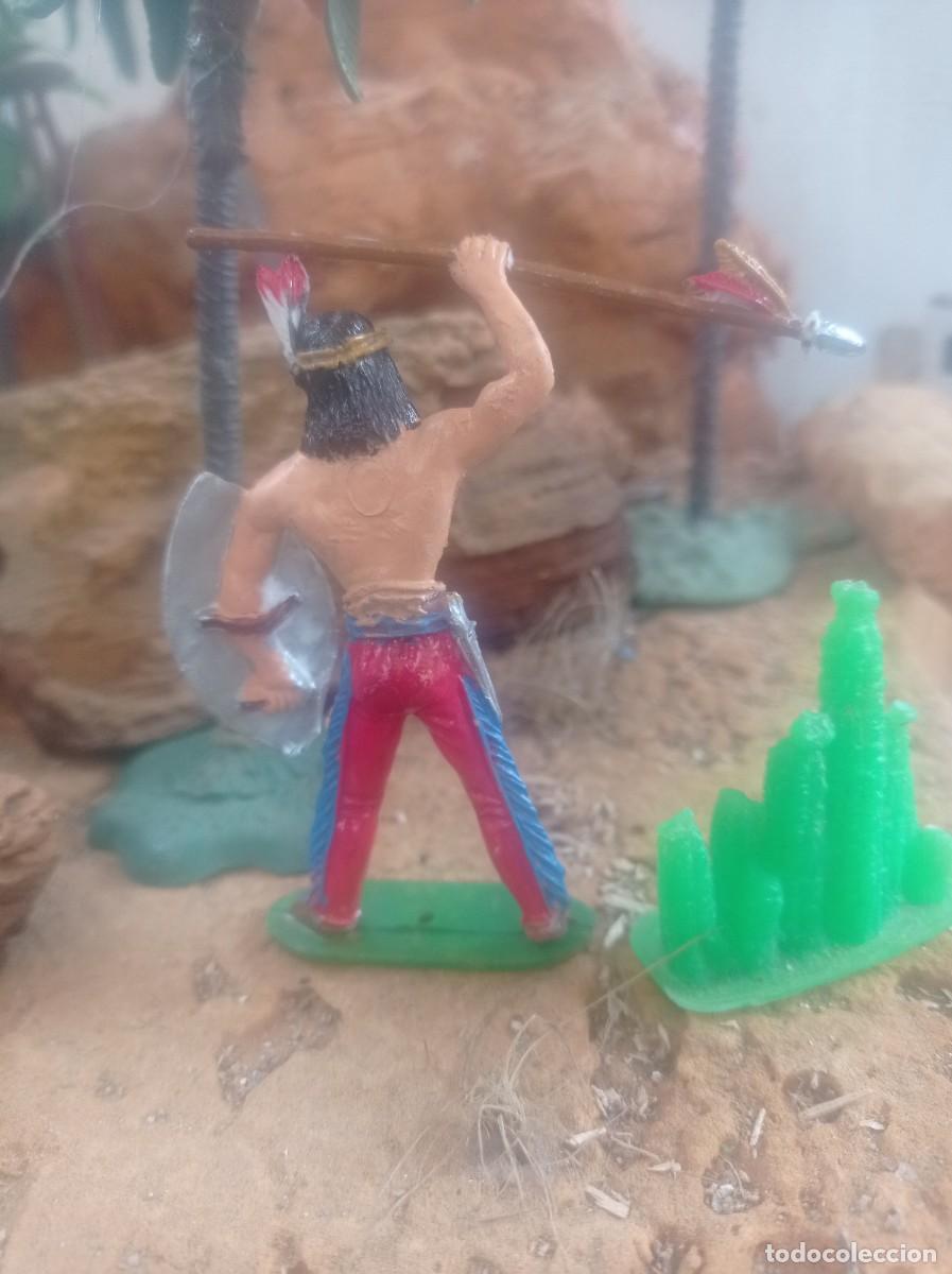 Figuras de goma y PVC: Indio con lanza de comansi - Foto 2