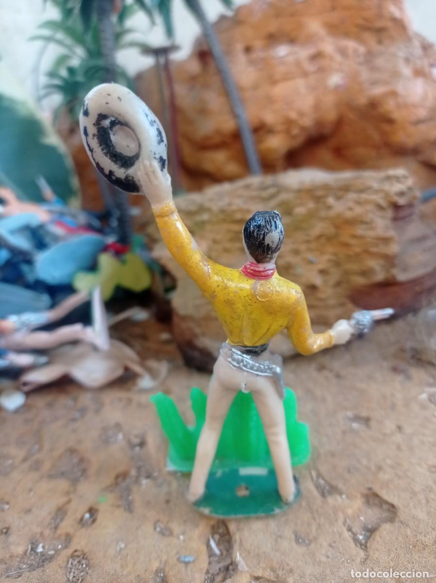 Figuras de goma y PVC: Vaquero con sombrero de comansi - Foto 2