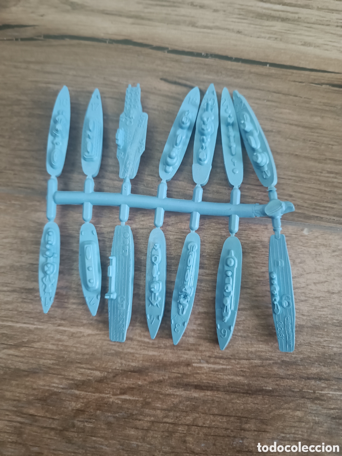 Figuras de goma y PVC: Lote de minibarcos azules - Foto 1