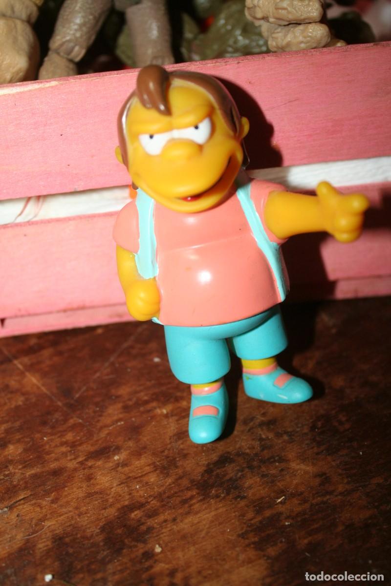 Figuras de goma y PVC: mu&ntilde;eca 2001 mu&ntilde;eco simpson 2001 nelson - Foto 1
