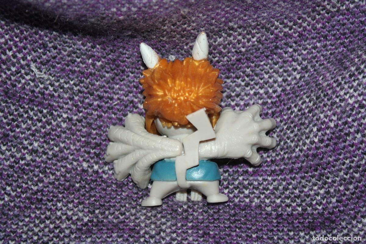 Figuras de goma y PVC: mu&ntilde;eco figura pikachu naruto - Foto 2