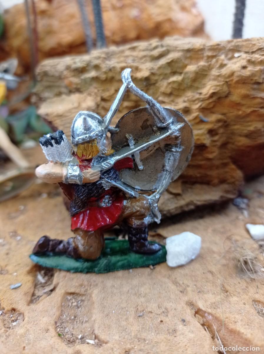 Figuras de goma y PVC: Vikingo con arco de comansi - Foto 1