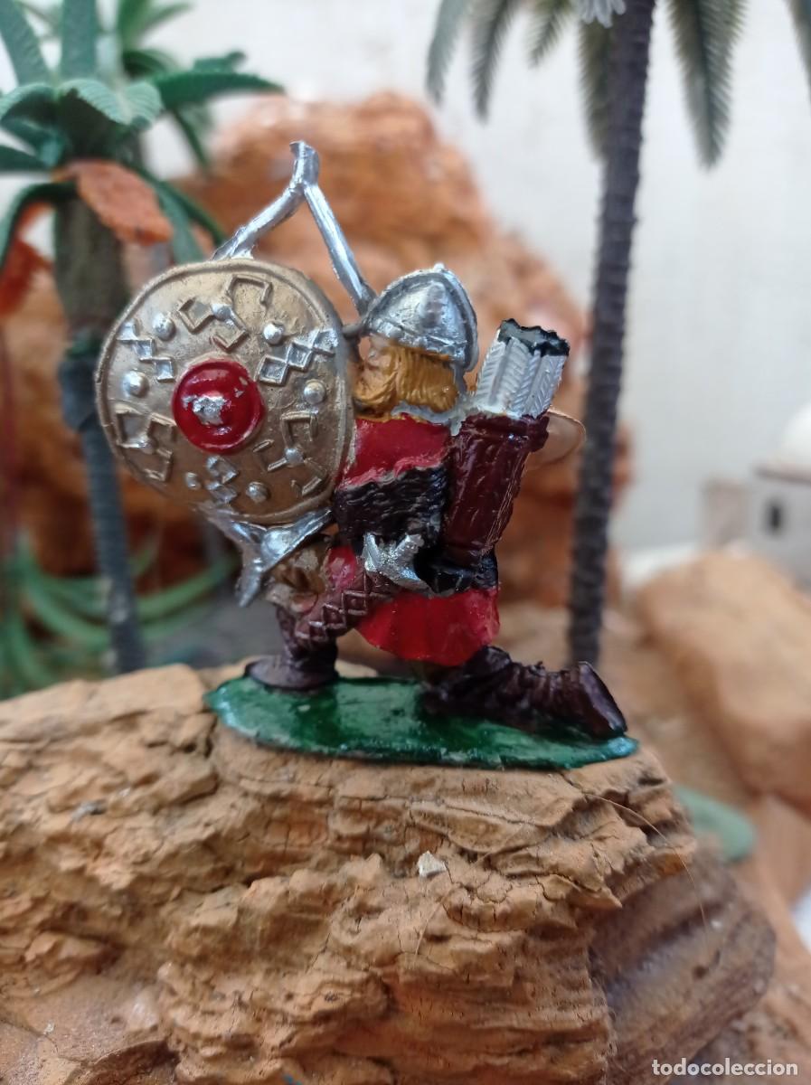 Figuras de goma y PVC: Vikingo con arco de comansi - Foto 2