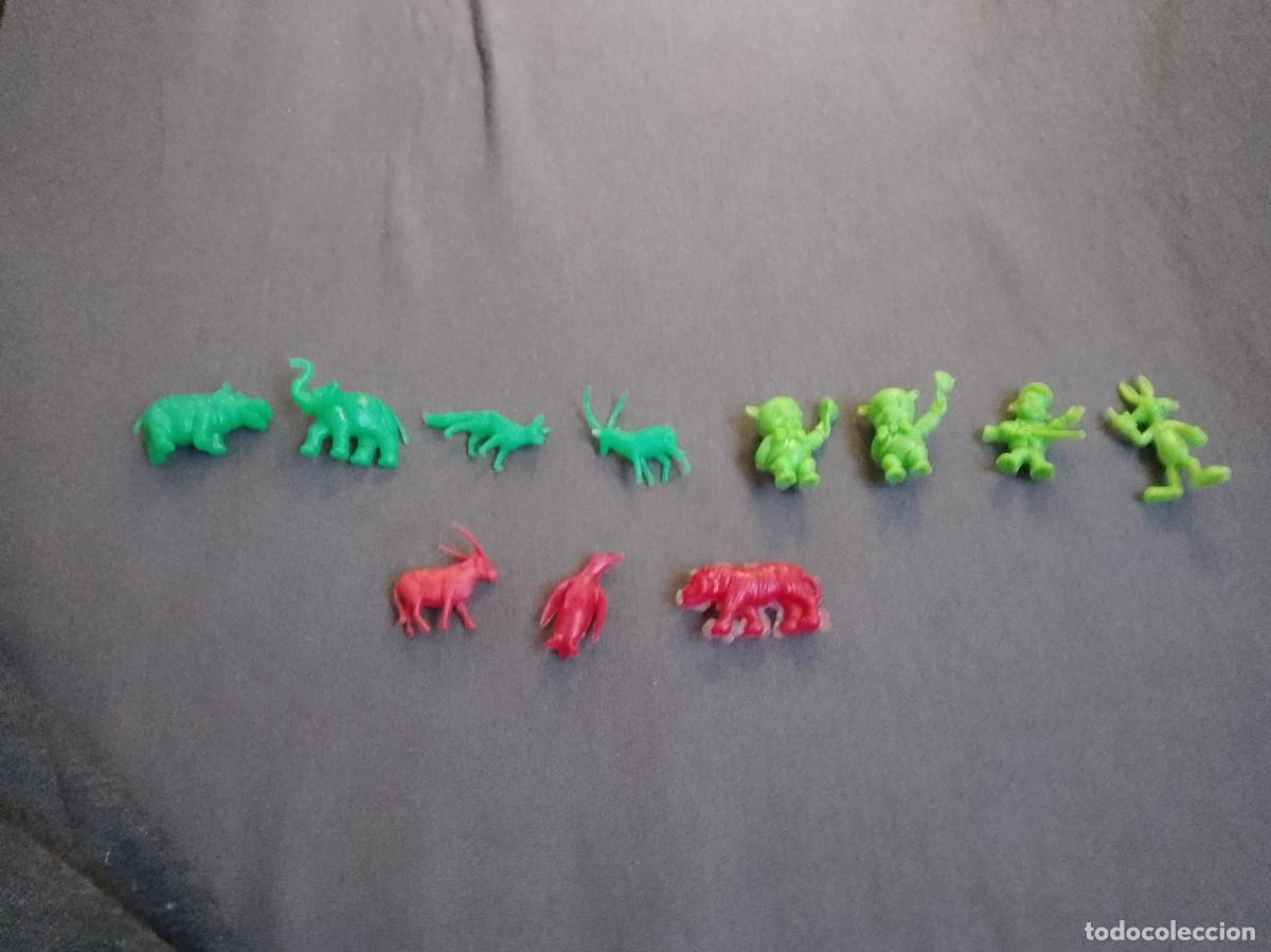 Figuras de goma y PVC: Dunkin lote de 11 mu&ntilde;equitos variados - Foto 1