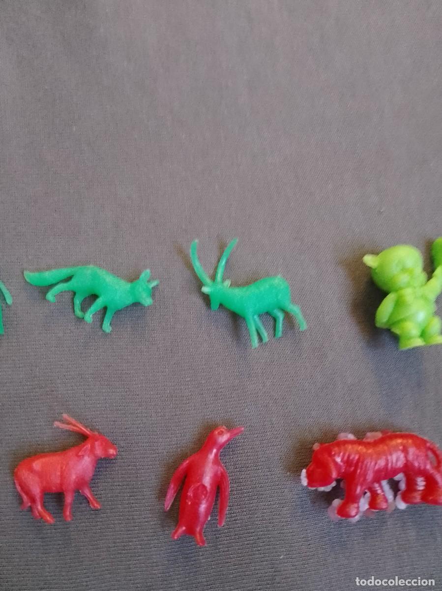Figuras de goma y PVC: Dunkin lote de 11 mu&ntilde;equitos variados - Foto 3