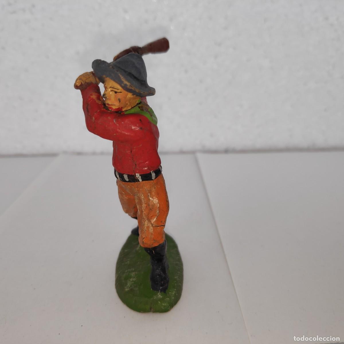 Figuras de goma y PVC: Vaquero golpeando con rifle (Elastolin 1930) - Foto 2