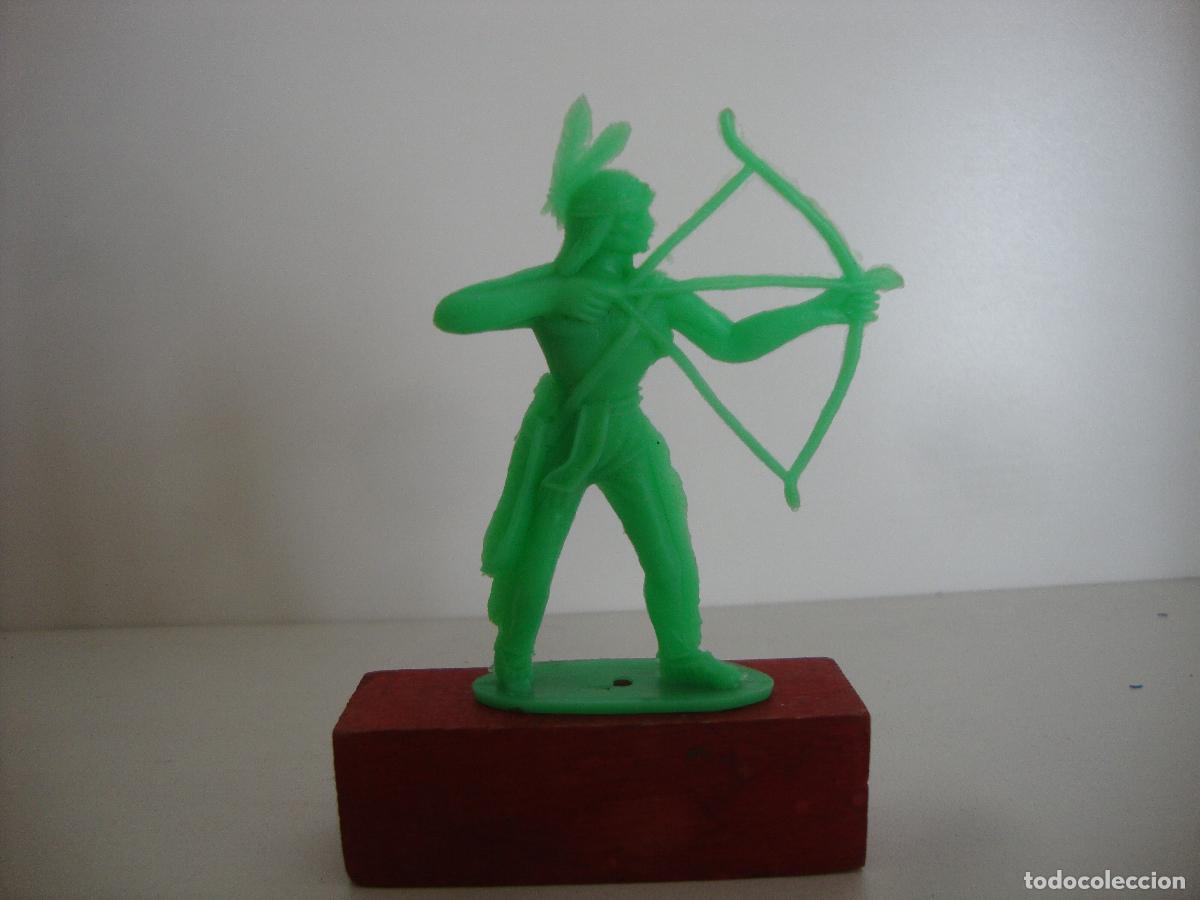 Figuras de goma y PVC: FIGURA PLASTICO COMANSI INDIO - Foto 1