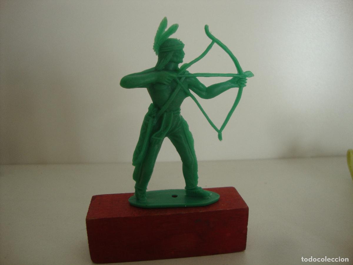 Figuras de goma y PVC: FIGURA PLASTICO COMANSI INDIO - Foto 1
