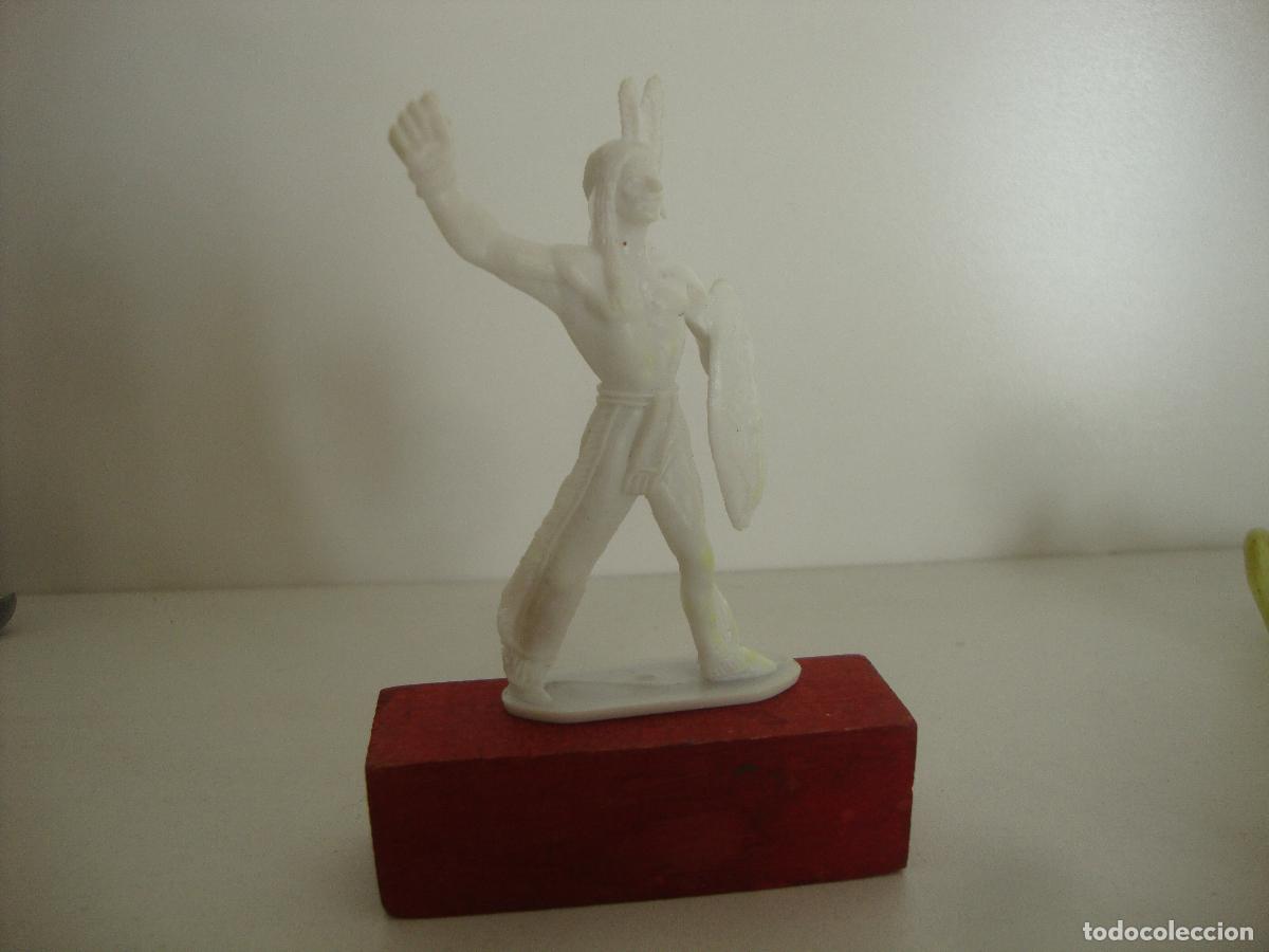 Figuras de goma y PVC: FIGURA PLASTICO COMANSI INDIO - Foto 1
