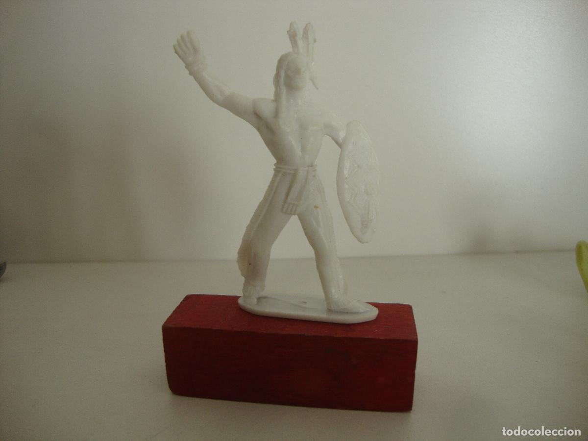 Figuras de goma y PVC: FIGURA PLASTICO COMANSI INDIO - Foto 1
