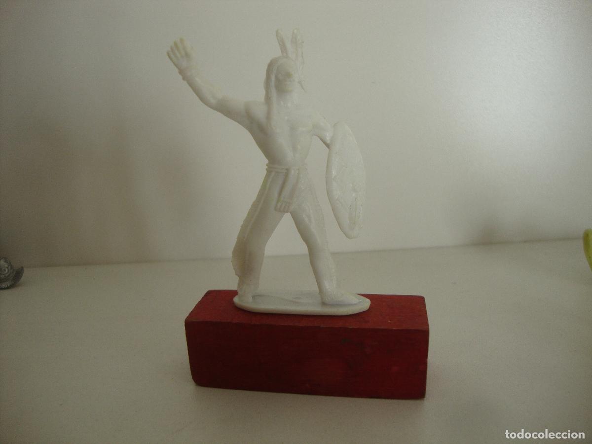 Figuras de goma y PVC: FIGURA PLASTICO COMANSI INDIO - Foto 1