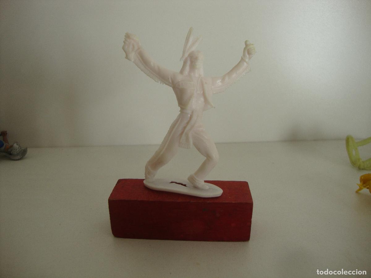 Figuras de goma y PVC: FIGURA PLASTICO COMANSI INDIO - Foto 1
