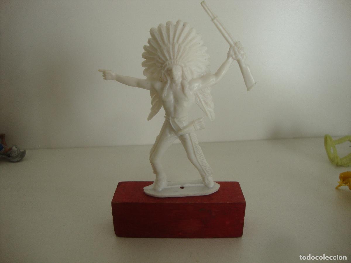 Figuras de goma y PVC: FIGURA PLASTICO COMANSI INDIO - Foto 1