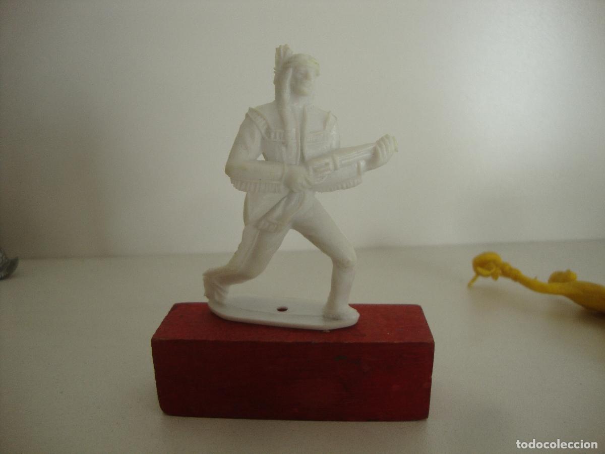 Figuras de goma y PVC: FIGURA PLASTICO COMANSI INDIO - Foto 1