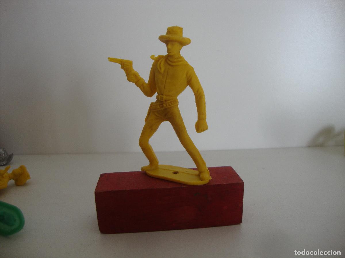 Figuras de goma y PVC: FIGURA PLASTICO COMANSI VAQUERO - Foto 1