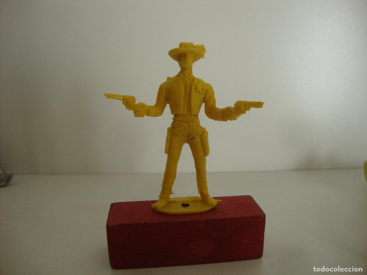Figuras de goma y PVC: FIGURA PLASTICO COMANSI VAQUERO - Foto 1