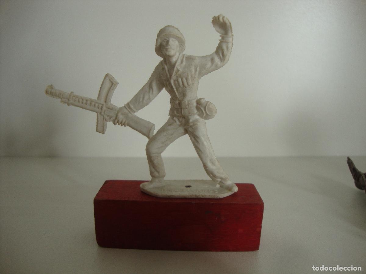 Figuras de goma y PVC: FIGURA PLASTICO COMANSI SOLDADO - Foto 1