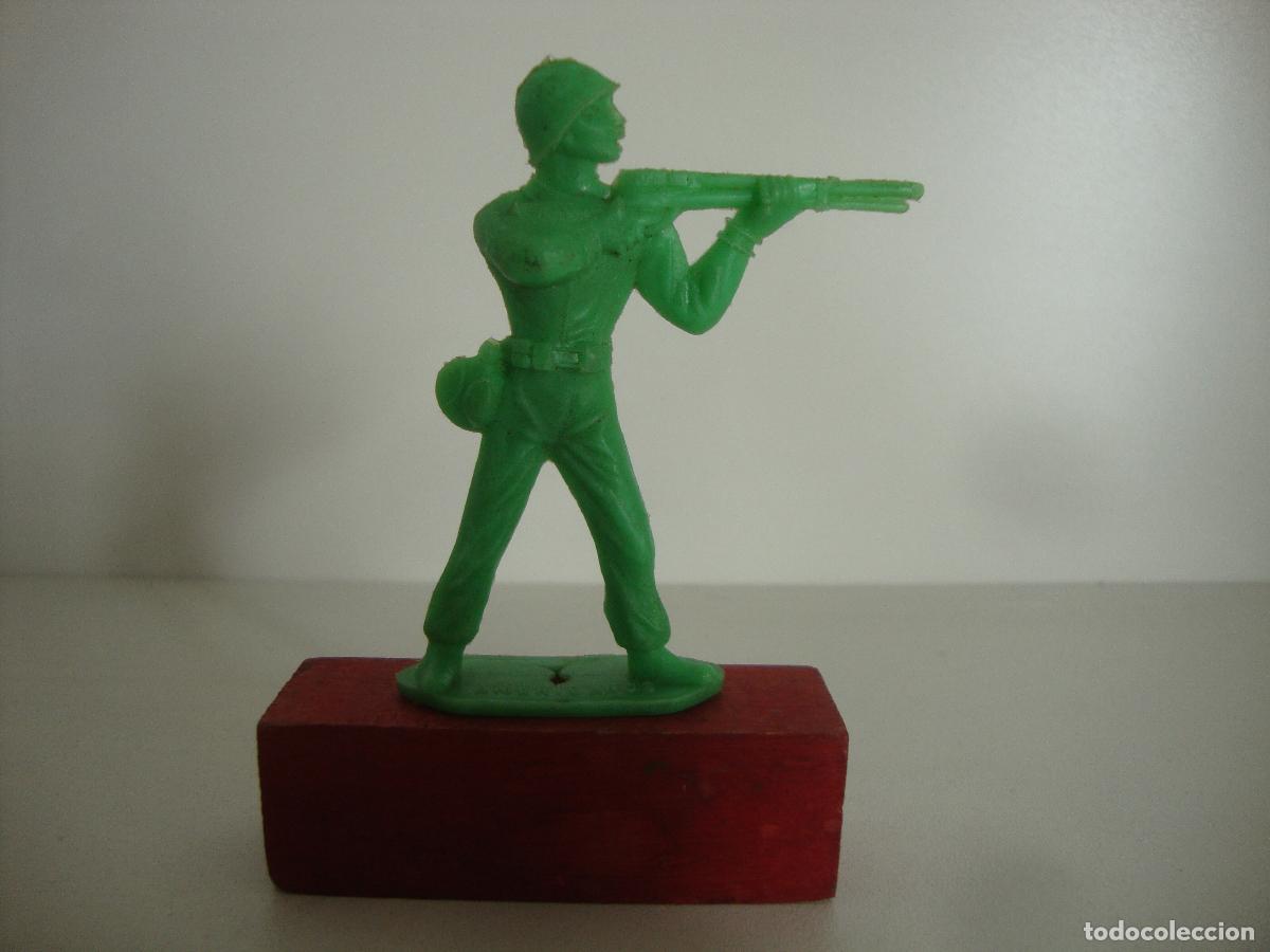 Figuras de goma y PVC: FIGURA PLASTICO COMANSI SOLDADO - Foto 1