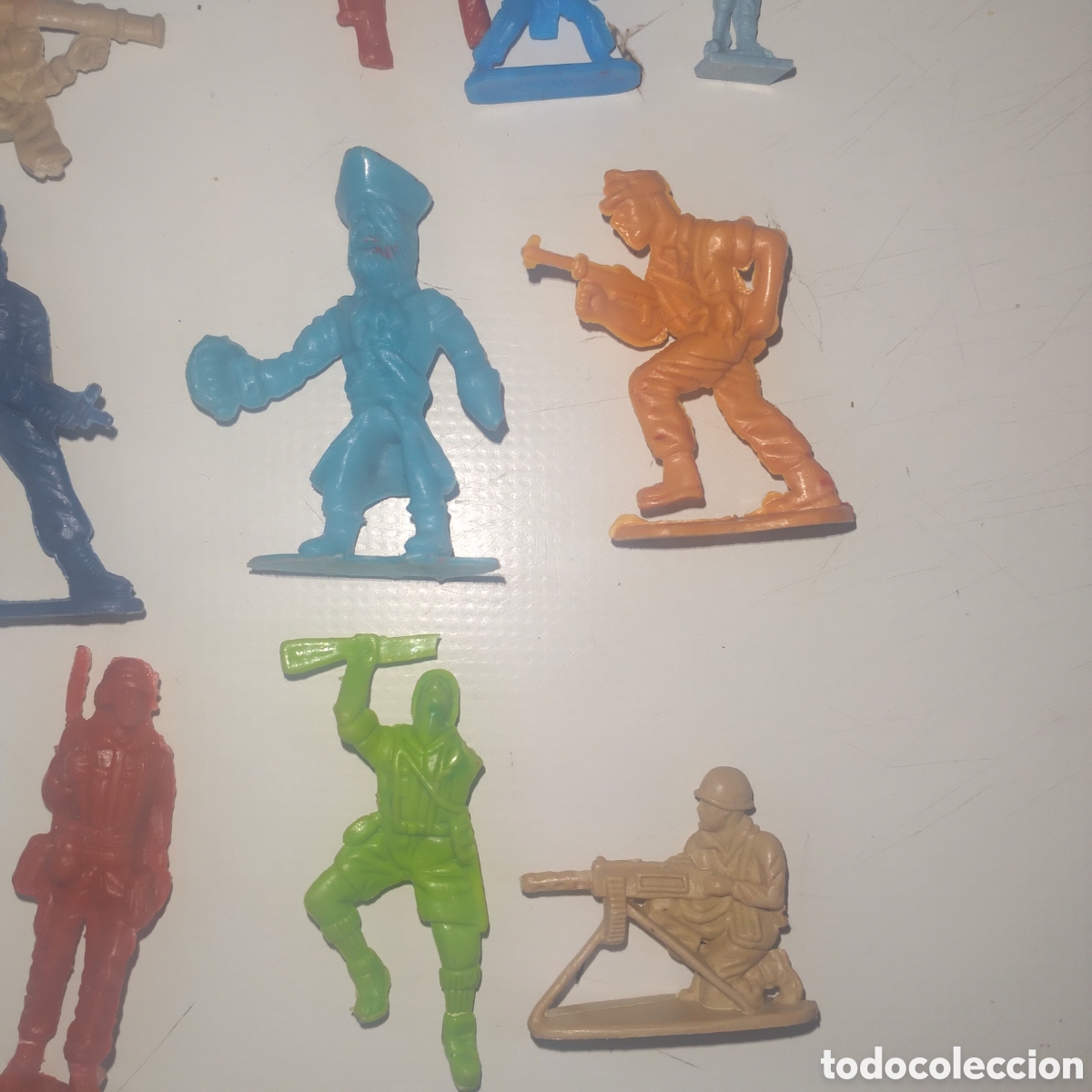 Figuras de goma y PVC: Figuritas de pl&aacute;stico mu&ntilde;ecos - Foto 4
