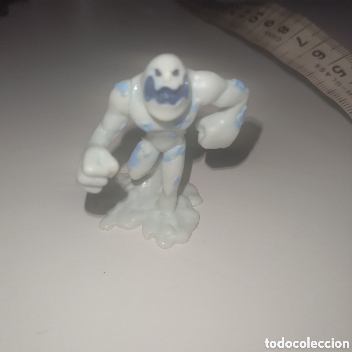 Figuras de goma y PVC: Figura Actimel de Danone - Foto 3