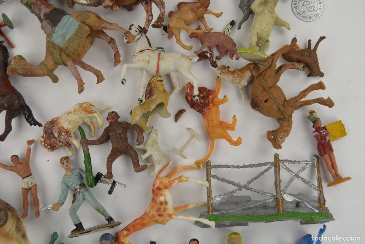 Figuras de goma y PVC: LOTE DE FIGURAS DE PL&Aacute;STICO VARIADAS. 1970S. - Foto 6