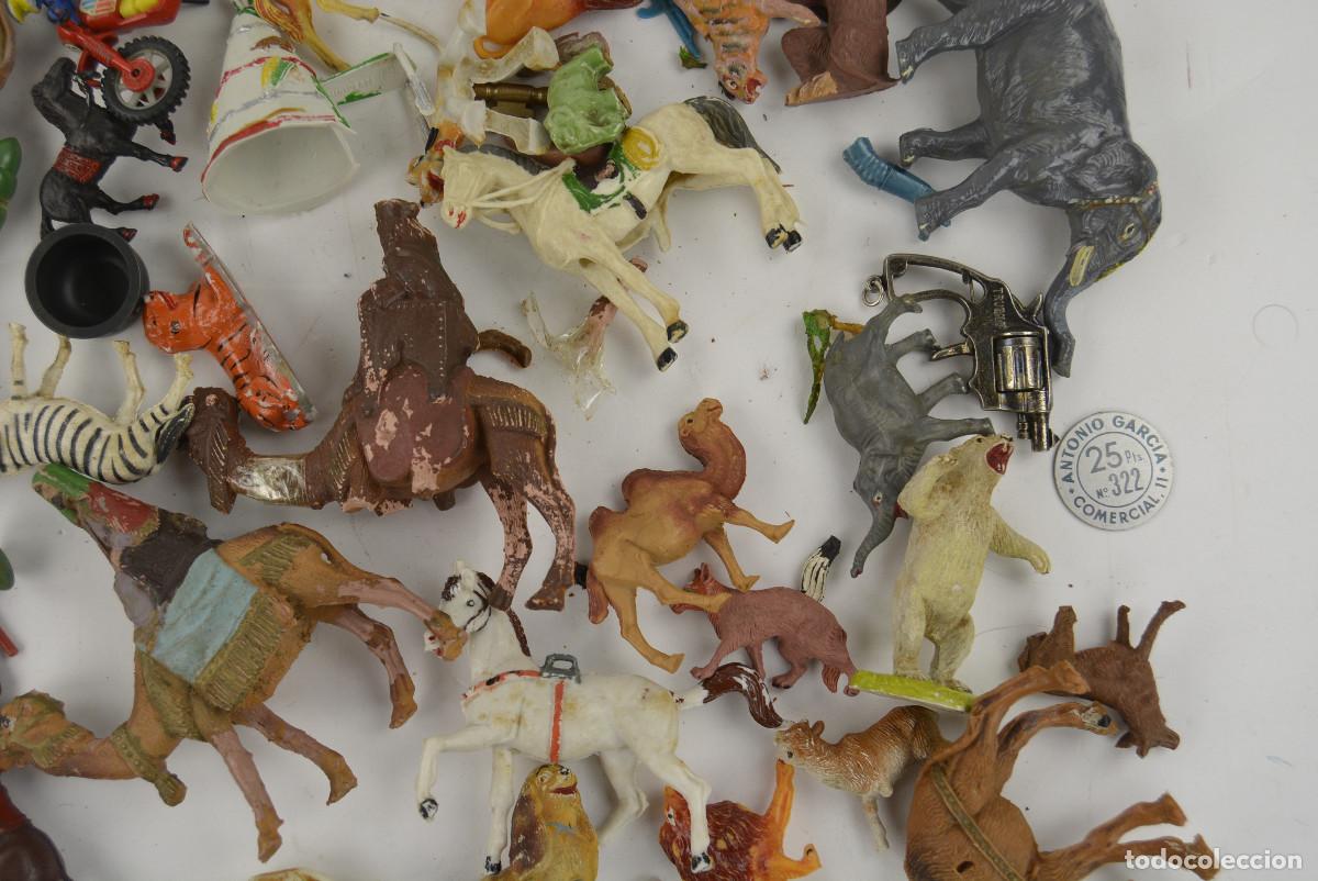 Figuras de goma y PVC: LOTE DE FIGURAS DE PL&Aacute;STICO VARIADAS. 1970S. - Foto 7