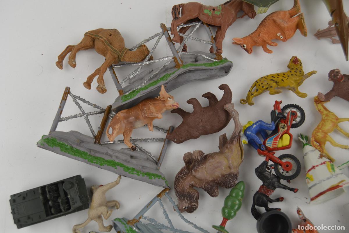 Figuras de goma y PVC: LOTE DE FIGURAS DE PL&Aacute;STICO VARIADAS. 1970S. - Foto 9