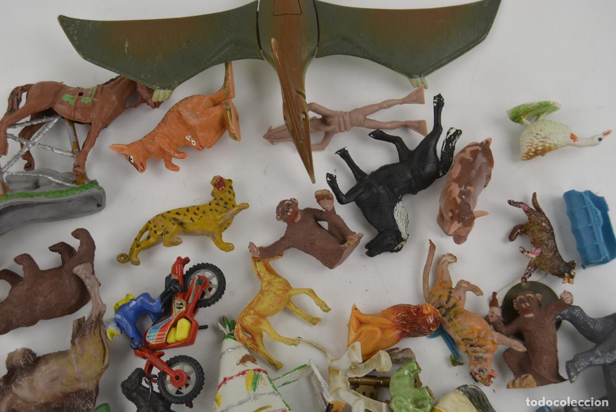 Figuras de goma y PVC: LOTE DE FIGURAS DE PL&Aacute;STICO VARIADAS. 1970S. - Foto 10