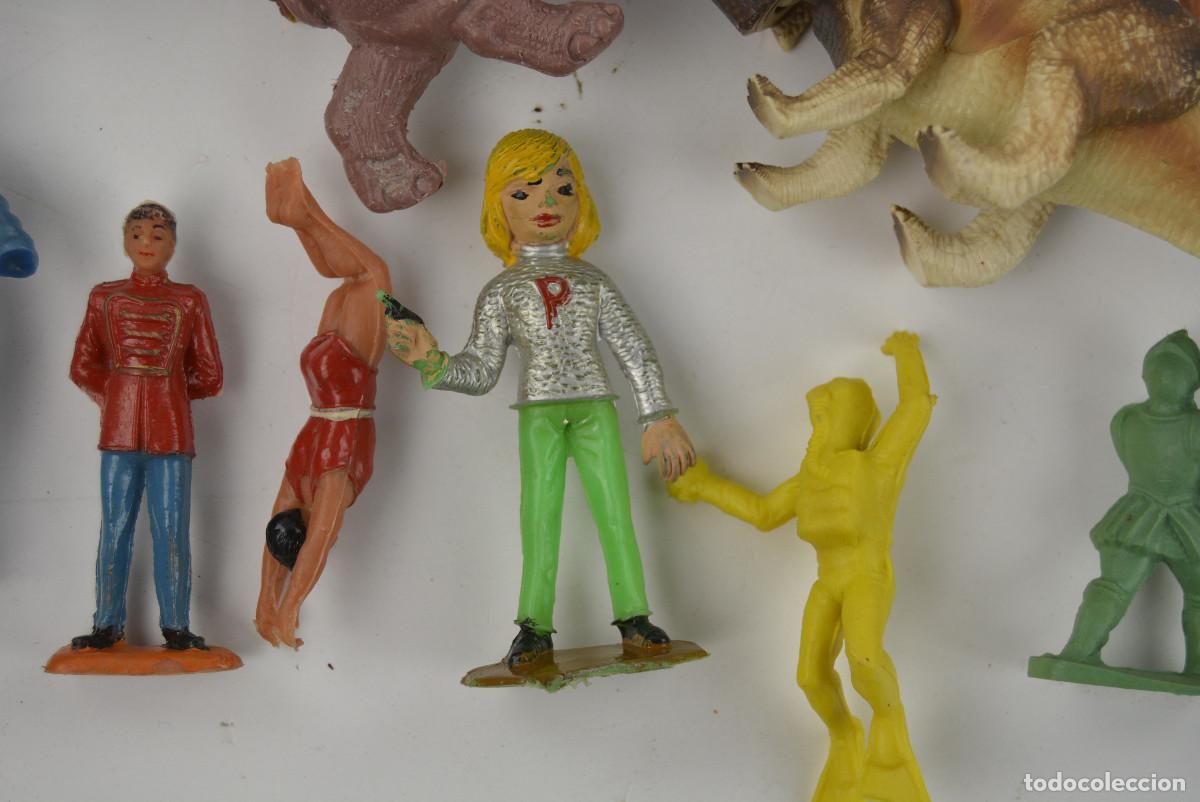 Figuras de goma y PVC: LOTE DE FIGURAS DE PL&Aacute;STICO VARIADAS. 1970S. - Foto 13