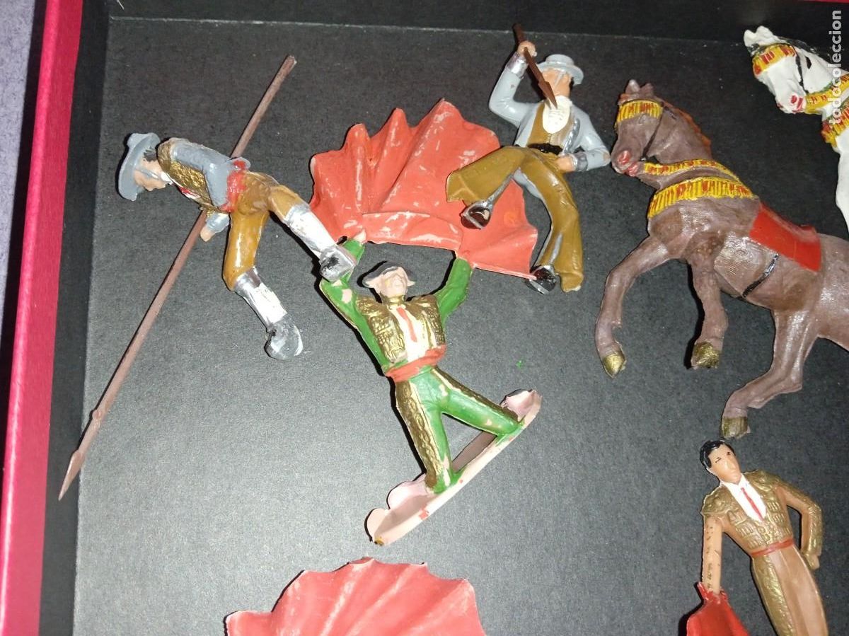 Figuras de goma y PVC: Lote Figuras TOROS, TOREROS. - Foto 3