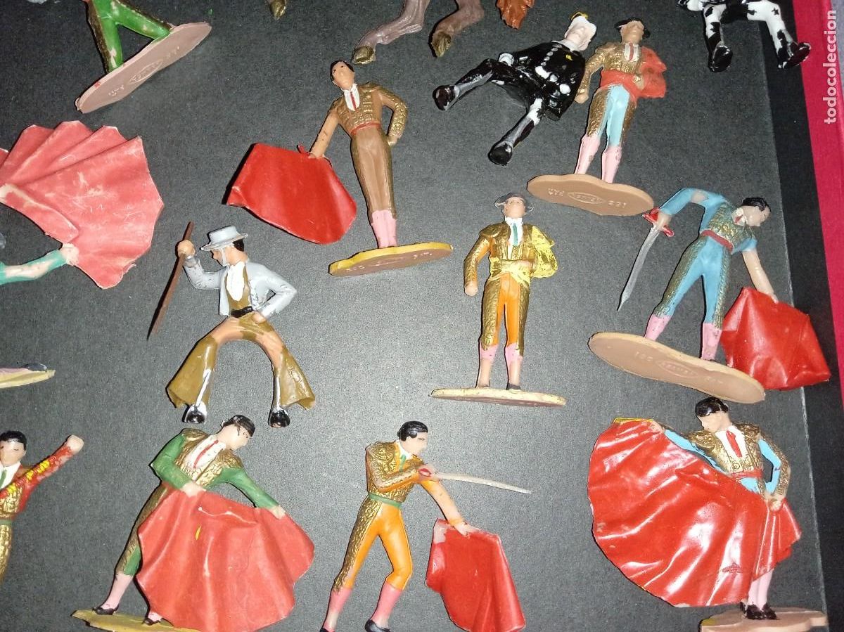 Figuras de goma y PVC: Lote Figuras TOROS, TOREROS. - Foto 5