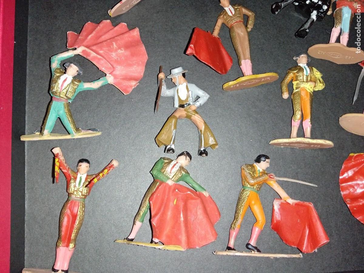 Figuras de goma y PVC: Lote Figuras TOROS, TOREROS. - Foto 6