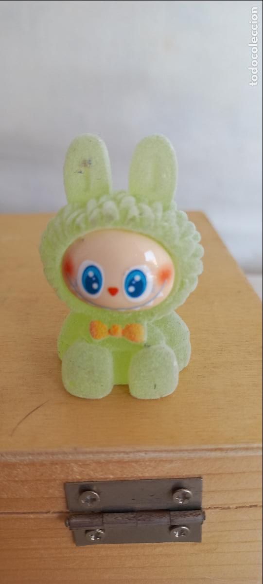 Figuras de goma y PVC: mu&ntilde;eco, figura Pop Mart Labubu de la serie The Monsters Have a Seat